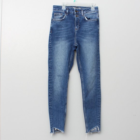 Zara Basic High Rise 2 button raw hem skinny jeans